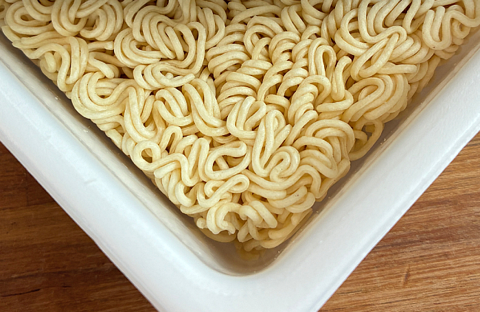 ペヤング 獄激辛やきそば 辛さ50%オフ