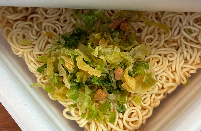 ペヤング 超大盛やきそばハーフ&ハーフ しょうゆラーメン風&ギョウザ風