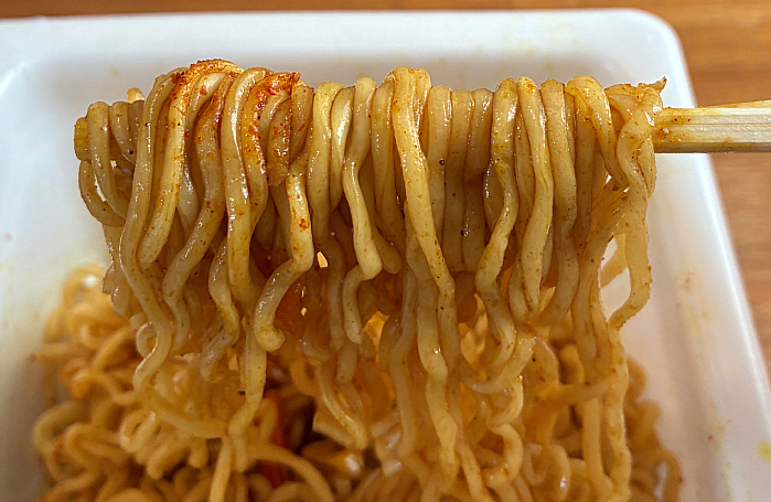 ペヤング スパイシーカレー味七味ガラム・マサラやきそば