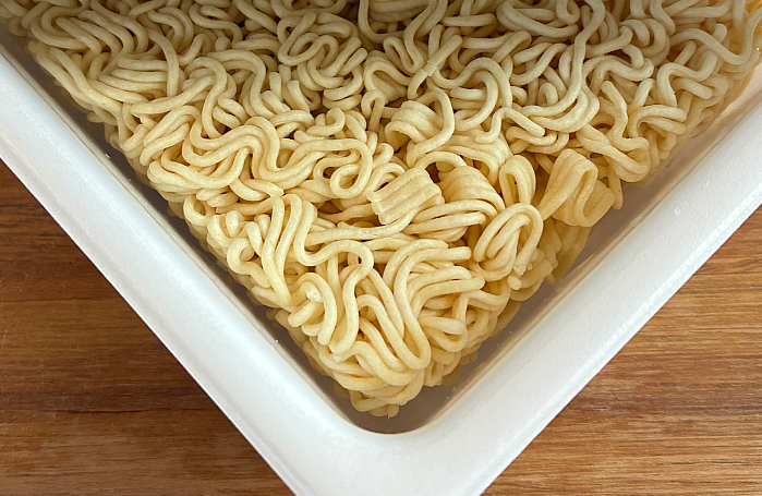 ペヤング スパイシーカレー味七味ガラム・マサラやきそば
