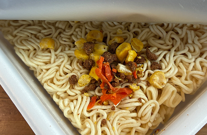 ペヤング スパイシーカレー味七味ガラム・マサラやきそば