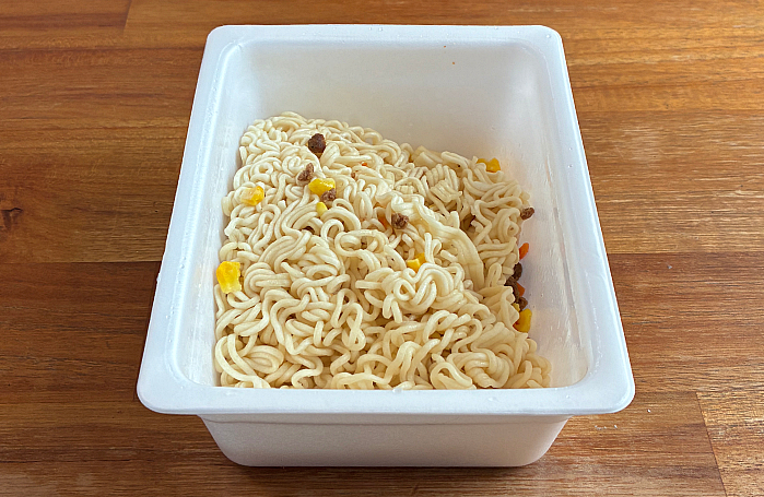 ペヤング スパイシーカレー味七味ガラム・マサラやきそば