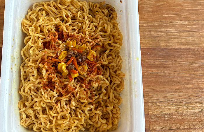 ペヤング スパイシーカレー味七味ガラム・マサラやきそば