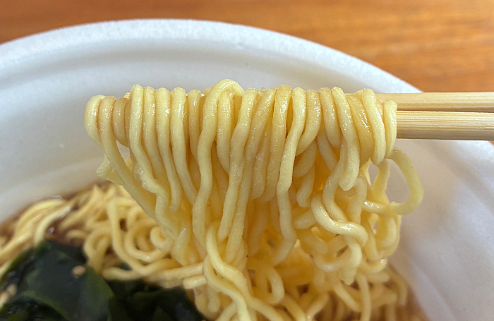 セブンプレミアム 超大盛 わかめラーメン しょうゆ味