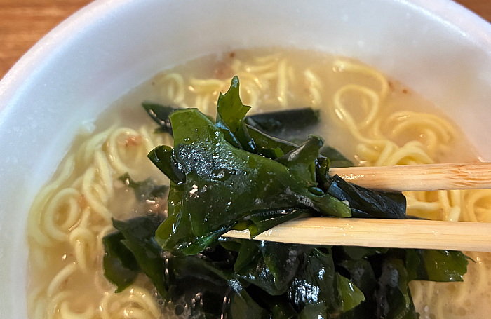 わかめラーメン 九州産ゆず胡椒香る豚骨