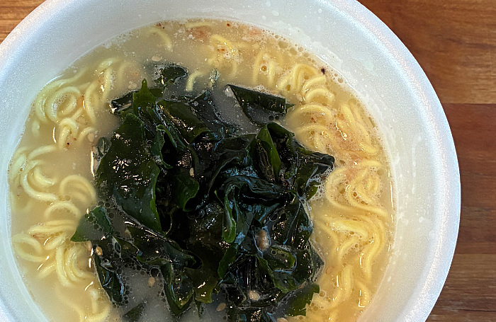 わかめラーメン 九州産ゆず胡椒香る豚骨
