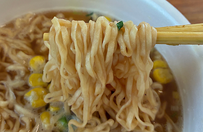 チキンラーメンどんぶり 焦がし醤油の焼とうもろこし味