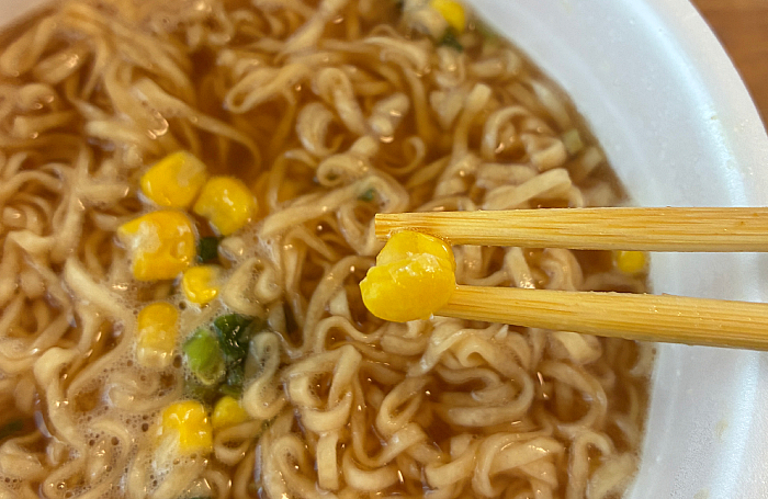 チキンラーメンどんぶり 焦がし醤油の焼とうもろこし味