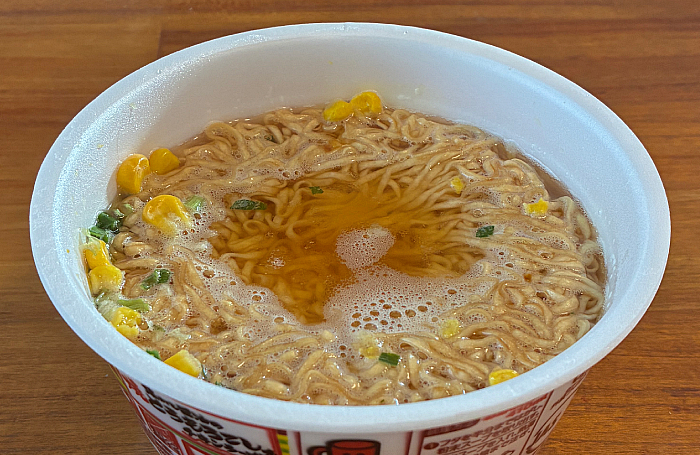 チキンラーメンどんぶり 焦がし醤油の焼とうもろこし味