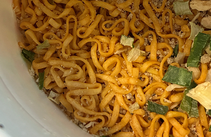 チキンラーメンビッグカップ レモンペッパーチキン味