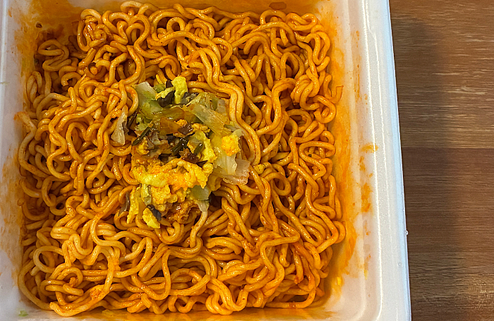 辛だるま 旨辛豚骨まぜそば