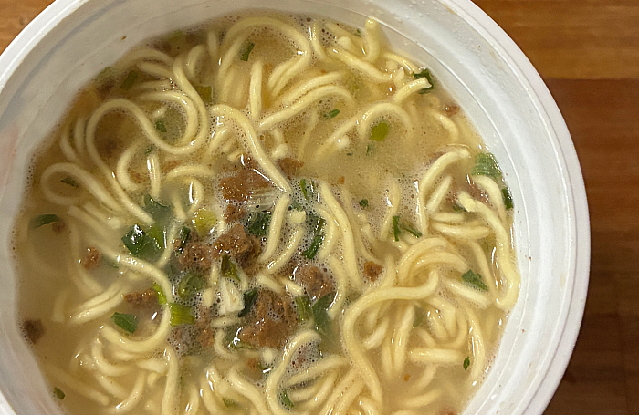豪快あら炊き まぐろのかぶとだし仕立て 濃厚魚介塩ラーメン