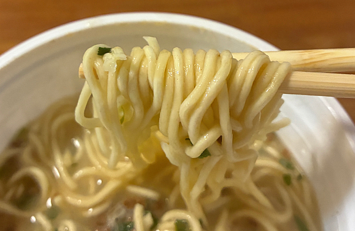 豪快あら炊き まぐろのかぶとだし仕立て 濃厚魚介塩ラーメン
