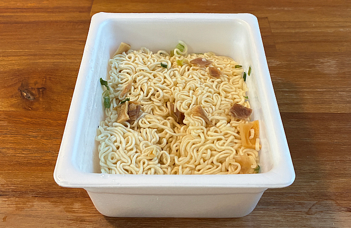 ペヤング しょうゆ油そば