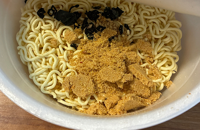サッポロ一番 塩らーめんどんぶり あさりだし仕上げ
