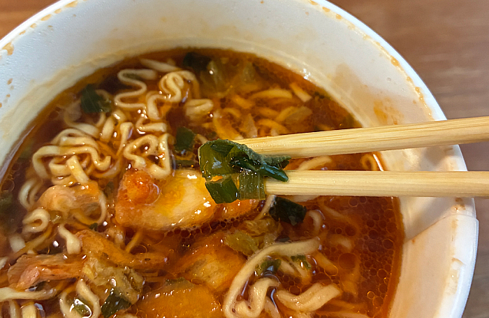 セブンプレミアム キムチチゲ味ラーメン