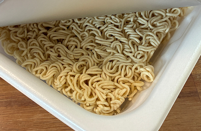 やきそば弁当 5種の具材入り中華風醤油味