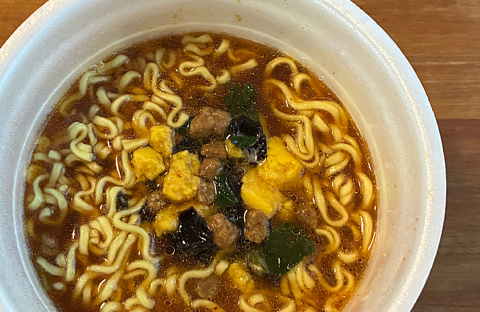 でかまる きくらげ玉子炒め風旨コク醤油ラーメン
