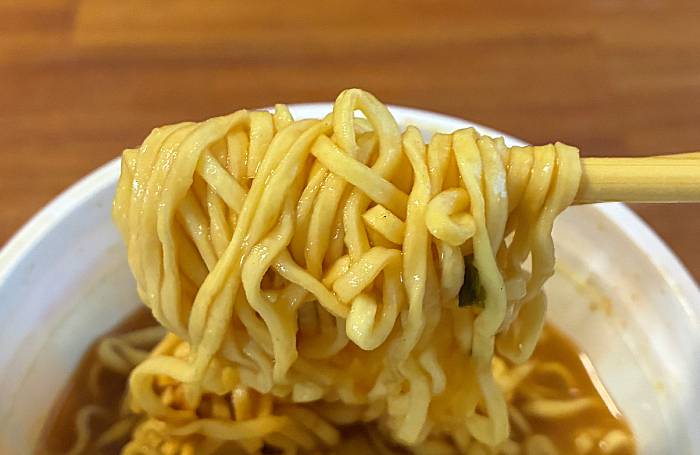 ごはんのおかず。濃い味スープの肉カレーラーメン