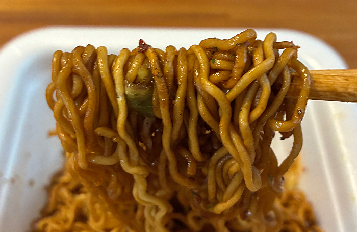 一平ちゃん夜店の焼そば 30種のスパイス香るソース味