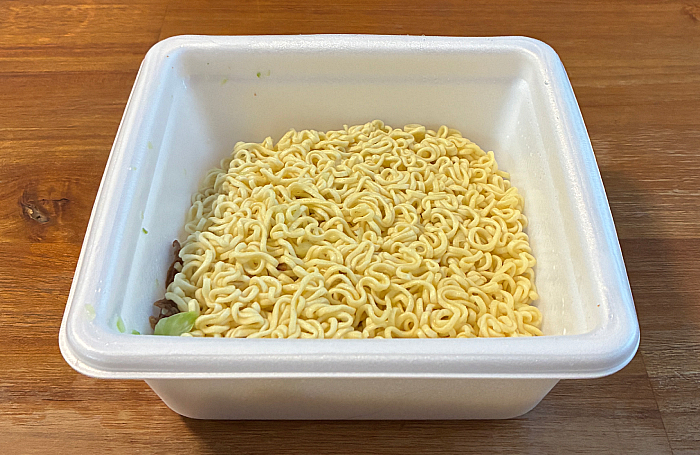 一平ちゃん夜店の焼そば 大盛 バーベキュー味
