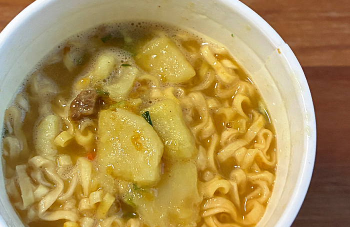 魔改造カップヌードル カレー