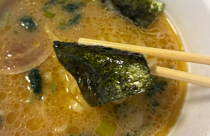 別格麺神 横浜家系豚骨醤油