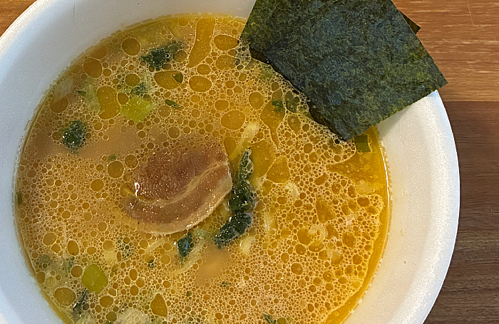 別格麺神 横浜家系豚骨醤油