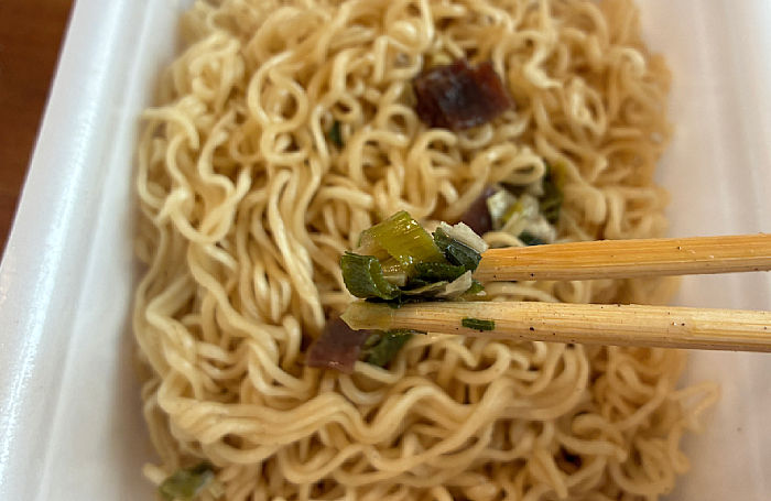 ペヤング 牛タンねぎ塩味やきそば