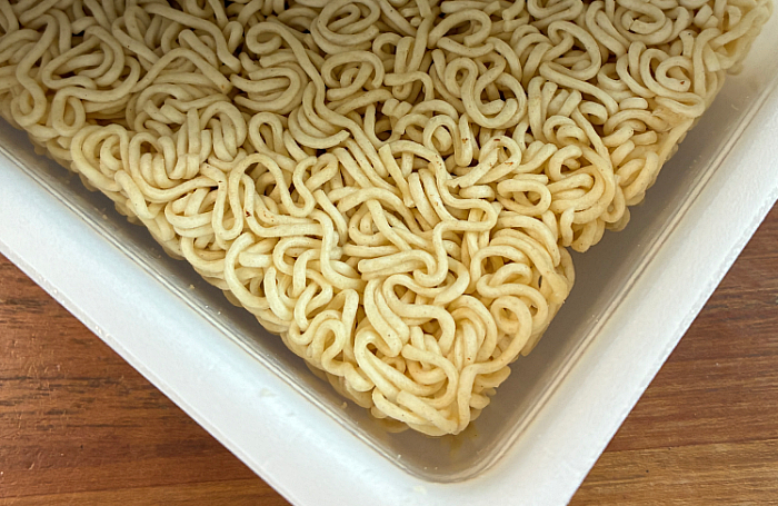 ペヤング 牛タンねぎ塩味やきそば