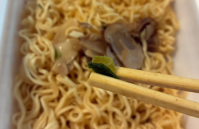 ペヤング一贅沢やきそば 本物の松茸