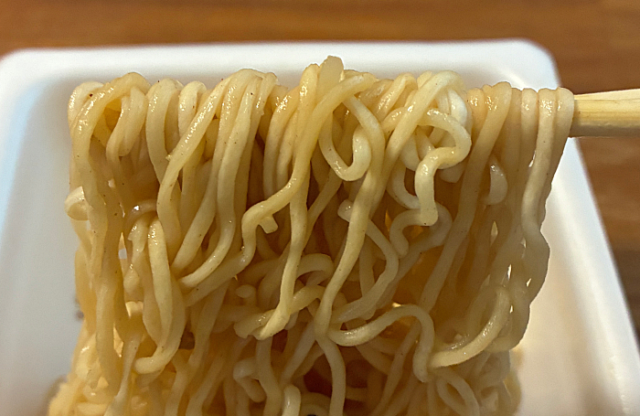 ペヤング一贅沢やきそば 本物の松茸