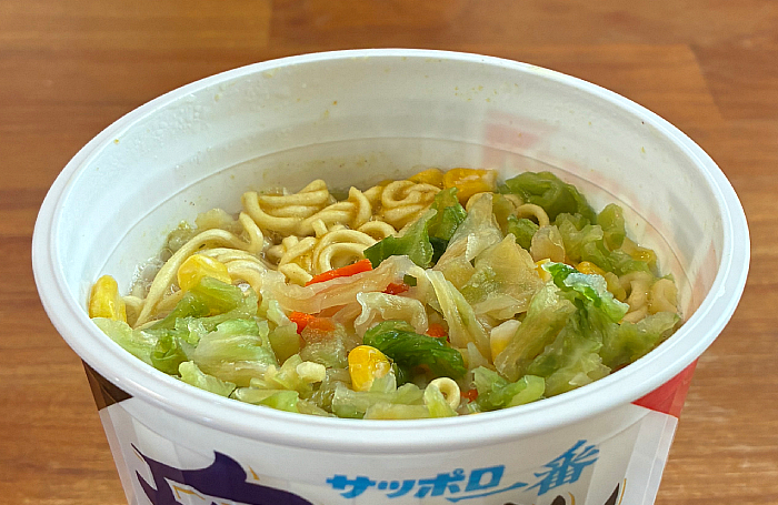 サッポロ一番 塩らーめん こんなに野菜も麺も!?