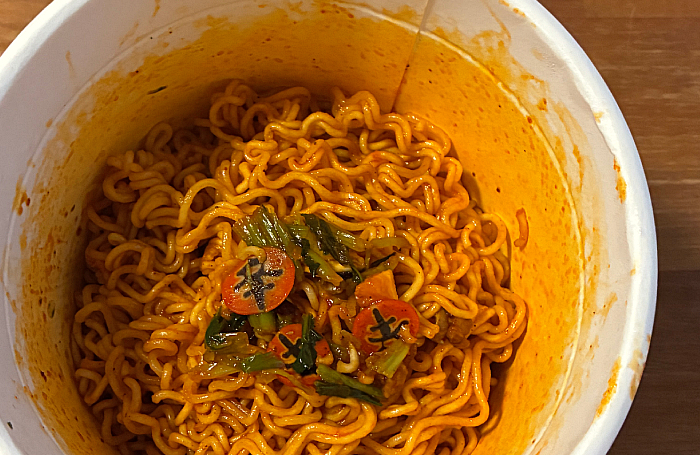 辛ラーメン焼きそば トムヤムクン カップ