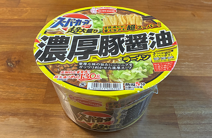 超大盛りスーパーカップ 濃厚豚醤油ラーメン