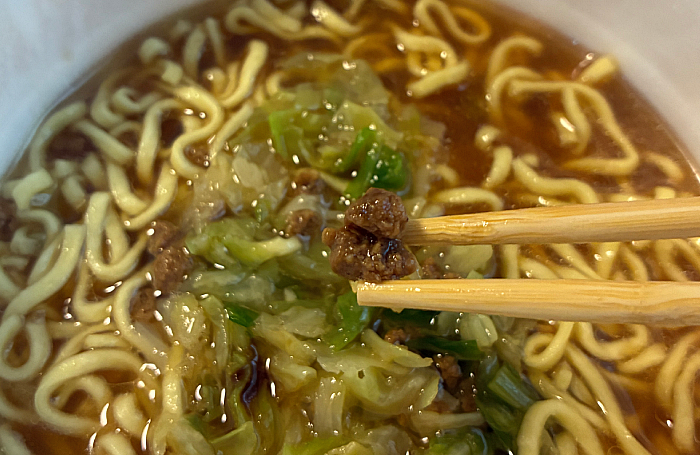 超大盛りスーパーカップ 濃厚豚醤油ラーメン