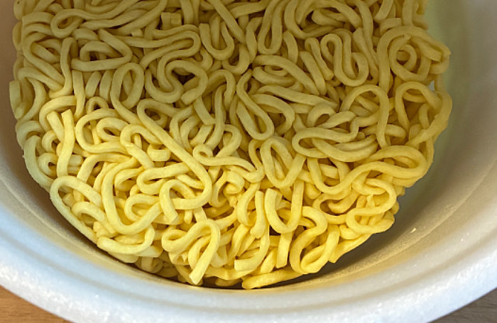 超大盛りスーパーカップ 濃厚豚醤油ラーメン