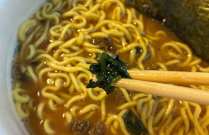 超大盛りスーパーカップ 横浜家系豚骨醤油ラーメン