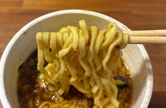 元祖スタミナ満点らーめん すず鬼監修 背徳ニンニク醤油 今だけタマゴ入り