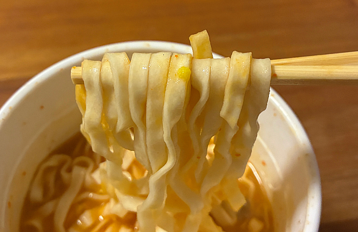 あさりとキムチ味チゲうどん