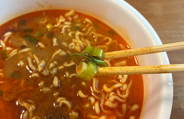 麺処井の庄監修 辛さひかえめ 辛辛魚らーめん