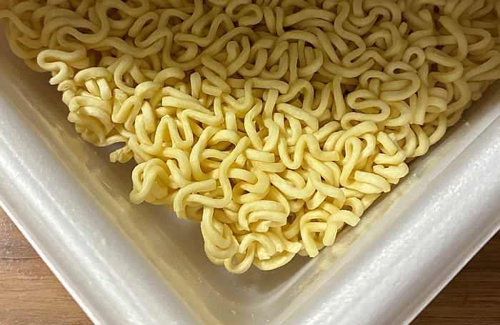 3つ星ローソン 麺大盛り 魚介香る油そば