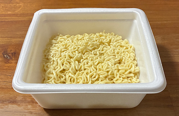 3つ星ローソン 麺大盛り 魚介香る油そば