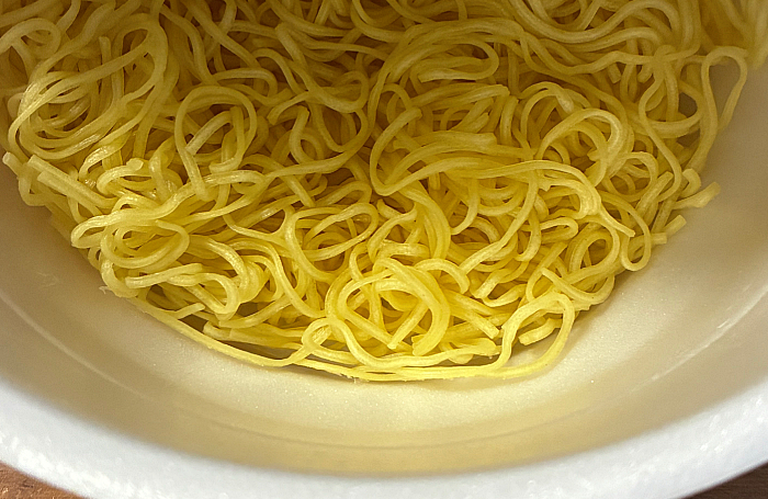 家で食べるミスドの担々麺