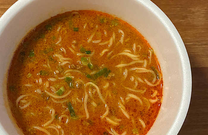 家で食べるミスドの担々麺