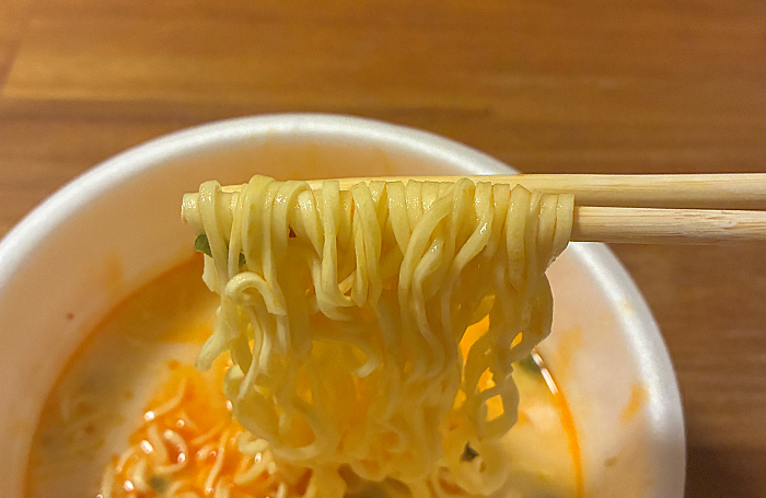 セイコーマート 赤い鶏白湯ラーメン