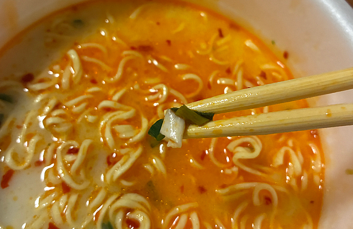 セイコーマート 赤い鶏白湯ラーメン
