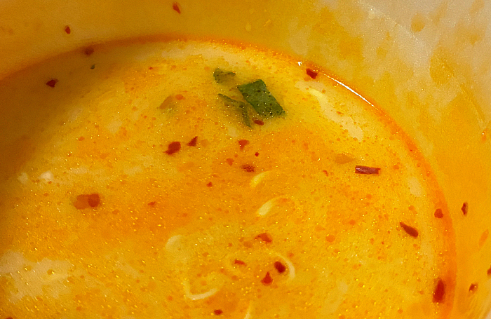 セイコーマート 赤い鶏白湯ラーメン