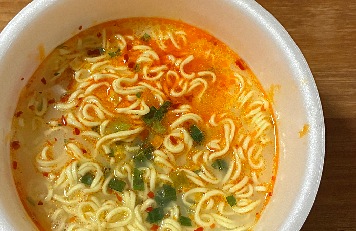 セイコーマート 赤い鶏白湯ラーメン