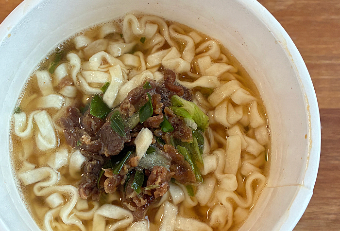 セブンプレミアム 関西風肉うどん BIG